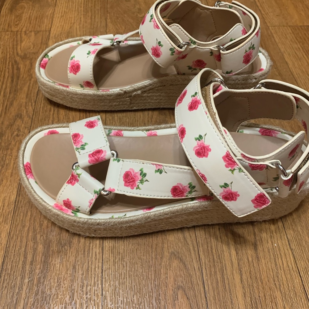 Women’s Aerosoles Floral Espadrille Sandals with Roses size 9